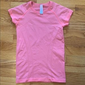 girls ivivva tee!